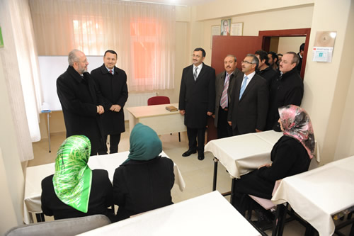 Kksu Hoca Mahmut Bayram Camii Kltr Merkezi dzenlenen trenle hizmete ald