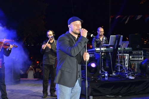 Maher Zain skdar'da sevenleriyle bulutu