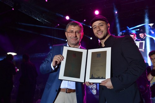 Maher Zain skdar'da sevenleriyle bulutu