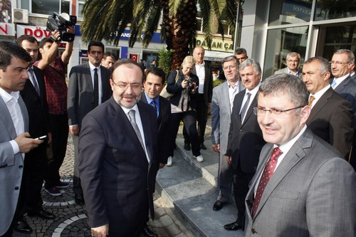 Prof. Dr. Mehmet Grmez'den Bakan Hilmi Trkmen'e hayrl olsun ziyareti