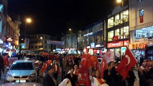 MHP skdar le Bakanl, 29 Ekim Cumhuriyet Bayram kutlamalar dolaysyla skdar'da zafer yry dzenledi.