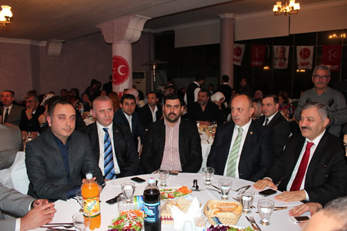 MHP Üsküdar İlçe Teşkilatı'nın her yıl düzenlediği ''Birlik ve Beraberlik'' gecesi Küçük Çamlıca Dilek Restaurant'ta gerçekleştirildi.