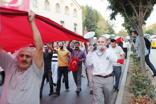 MHP skdar'n ''Trkiye Uyuma ehidine Sahip k'' yry