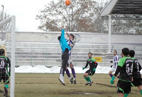 Spor Toto 3'nc Lig 3'nc Grup'ta mcade eden Anadolu skdar 1908, Afyonkarahisarspor ile 2-2 berabere kald.