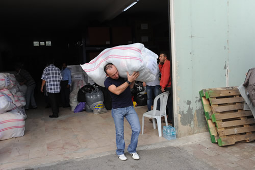 skdar'dan Van'a yardm yayor