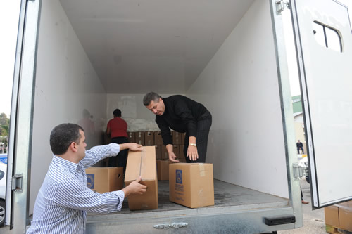 skdar'dan Van'a yardm yayor