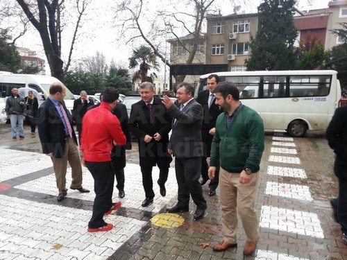 Hilmi Trkmen engelky lkokulu bayrak trenine katld