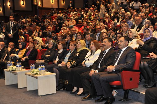 Uluslararas ocuk ve Mahrumiyetler Sempozyumu skdar'da dzenlendi