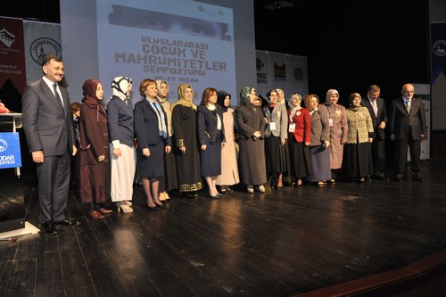 Uluslararas ocuk ve Mahrumiyetler Sempozyumu skdar'da dzenlendi