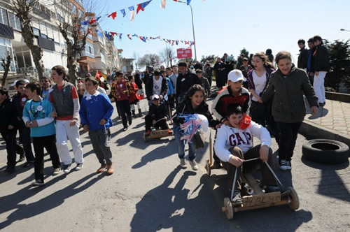 Kz Kulesi glgesinde ''Tahta Arabalarla Rally''