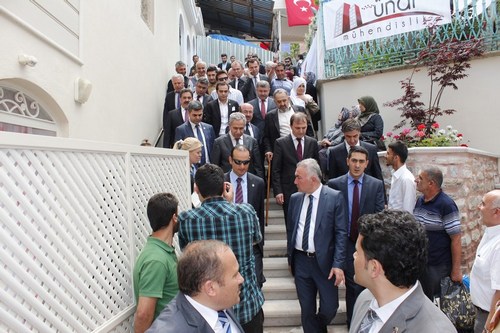 skdar Aziz Mahmut Hdayi Camii restore edilerek yeniden ibadete ald