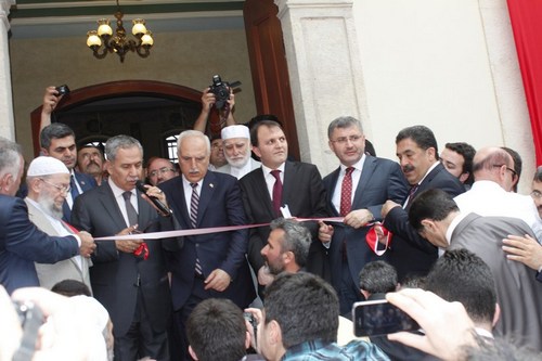 skdar Aziz Mahmut Hdayi Camii restore edilerek yeniden ibadete ald