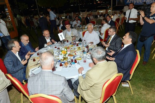 skdar Protokol, iftar programnda bulutu