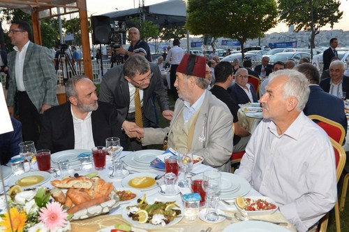 skdar Protokol, iftar programnda bulutu