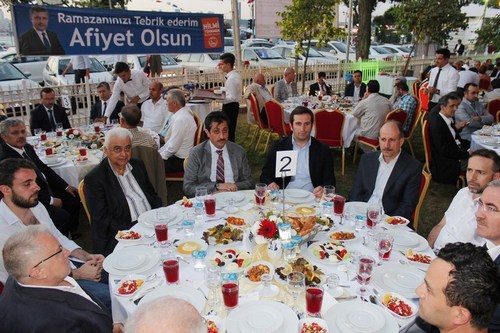 skdar Protokol, iftar programnda bulutu