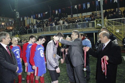 8. Geleneksel Bahar Kupas 2. Amatrler Futbol Turnuvas'nn ampiyonu cadiyespor