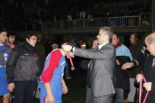 8. Geleneksel Bahar Kupas 2. Amatrler Futbol Turnuvas'nn ampiyonu cadiyespor