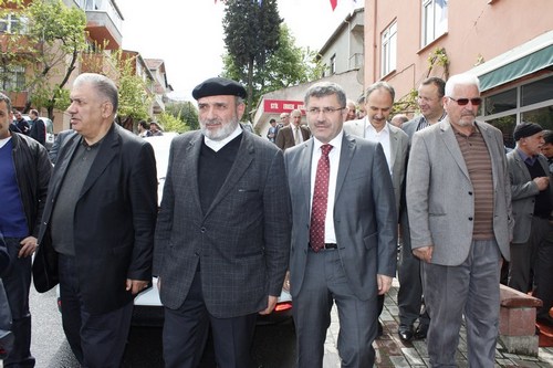 skdar Belediyesi tarafndan yaptrlan amlktepe Camii dualarla ibadete ald