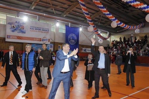 skdar Belediyesi K Spor Okullarn hizmete at