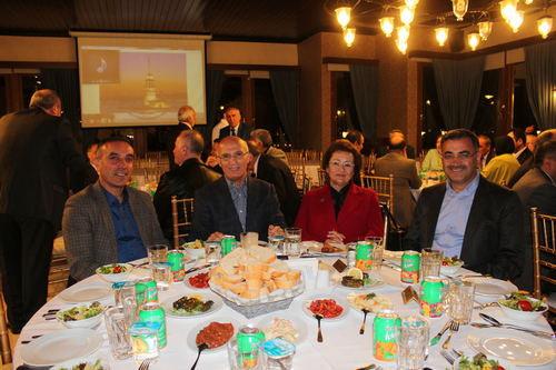 Eski Dnem skdar Belediye Meclis yeleri yemekte bir araya geldi