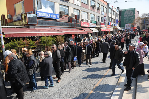 skdar'a 20, stanbul'a 100 bin Erguvan!..