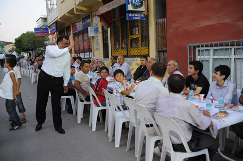 Sokak iftarlar nalan'da balad