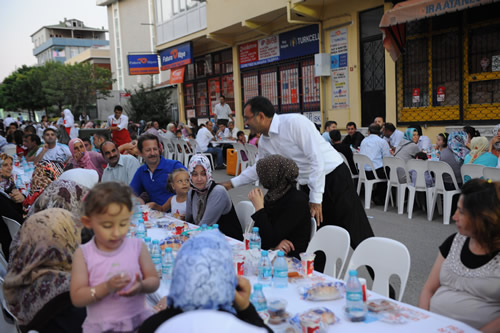 Sokak iftarlar nalan'da balad