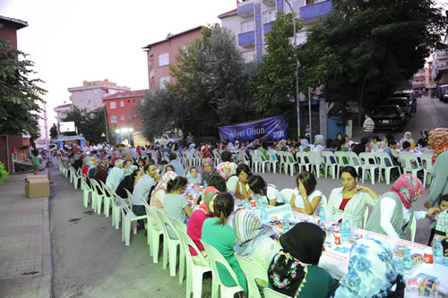 Sokak iftarlar nalan'da balad