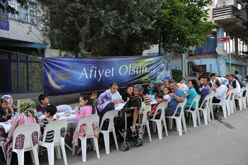 Sokak iftarlar nalan'da balad