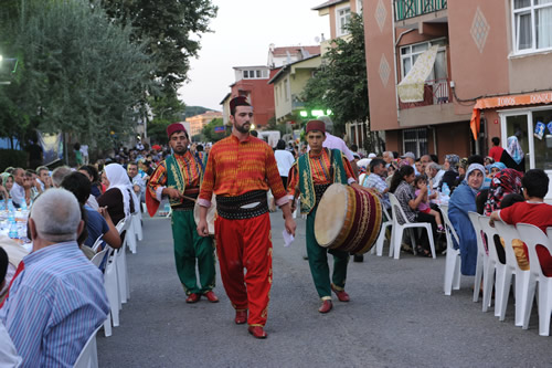 Sokak iftarlar nalan'da balad