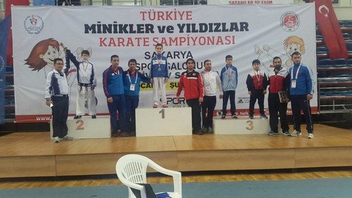 skdar'n Minikleri madalyalar toplad