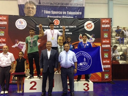 skdar Belediyespor Taekwondo ampiyonas'nda dlleri toplad