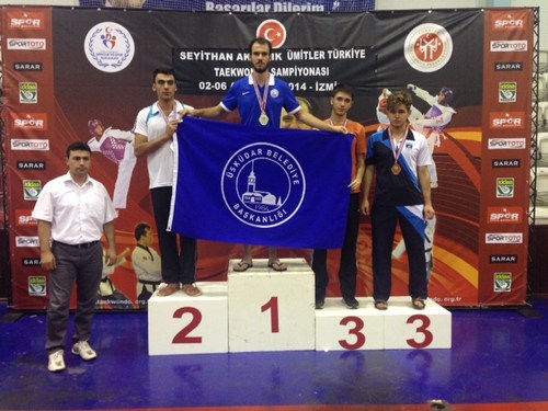 skdar Belediyespor Taekwondo ampiyonas'nda dlleri toplad