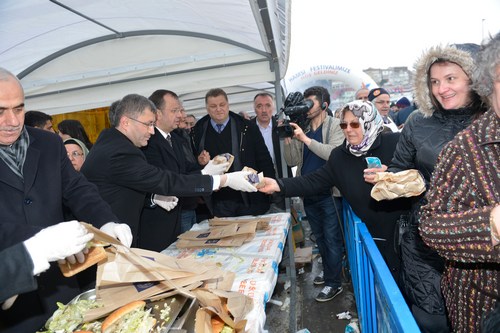 skdarllar Hamsi ve Horon'a doydu