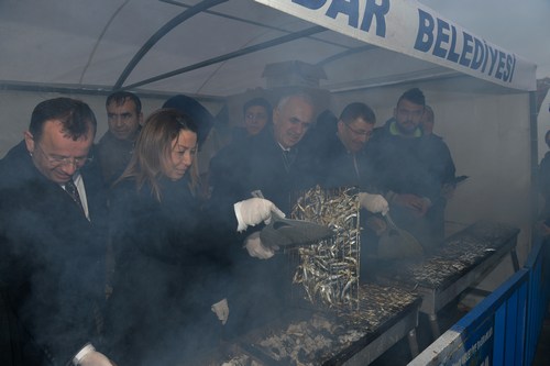 skdarllar Hamsi ve Horon'a doydu