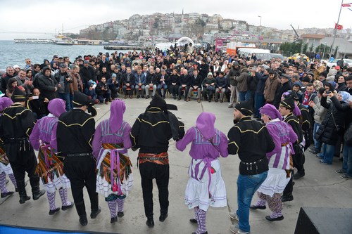 skdarllar Hamsi ve Horon'a doydu