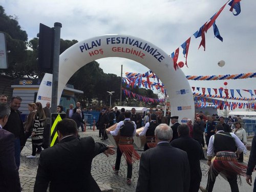 skdarllar'dan pilav festivaline youn ilgi