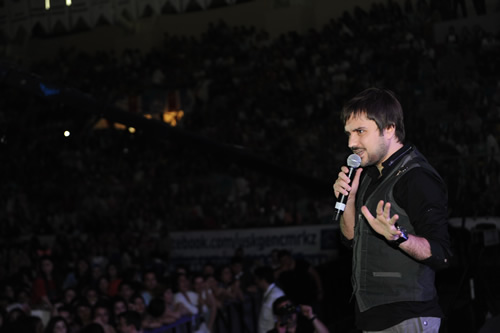 Murat Boz, skdarl Genleri Mest Etti