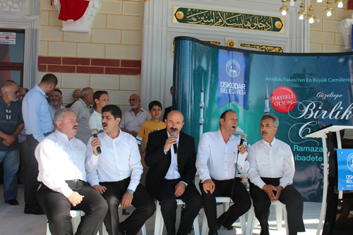 skdar Gzeltepe Birlik Camii Ramazan aynn ilk Teravihi'ne yetitirildi