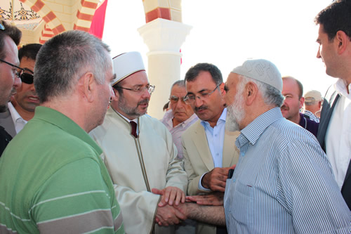 skdar Gzeltepe Birlik Camii Ramazan aynn ilk Teravihi'ne yetitirildi