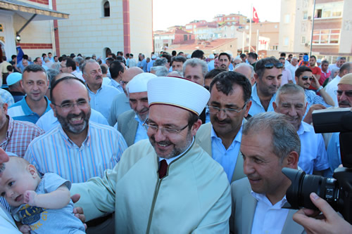 skdar Gzeltepe Birlik Camii Ramazan aynn ilk Teravihi'ne yetitirildi