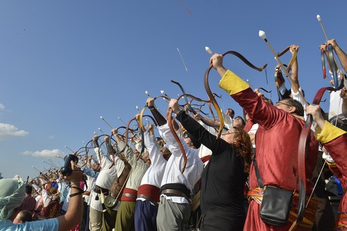 Ktibim Festivali'nde oklar bar iin atld