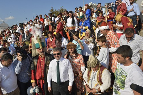 Ktibim Festivali'nde oklar bar iin atld