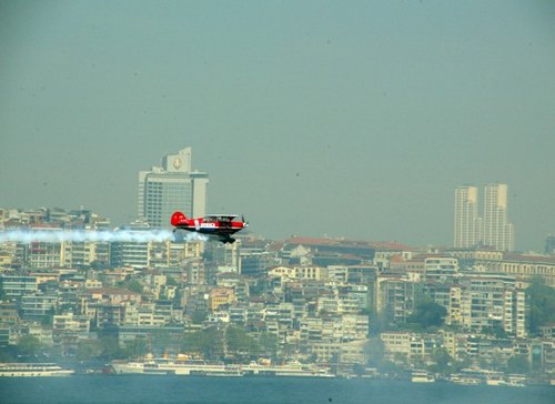 Trk Yldzlar ve Solo Trk'den Tarihi Kz Kulesi zerinde Muhteem Gsteri