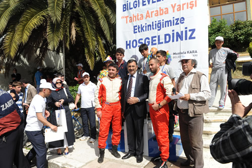 Kz Kulesi glgesinde ''Tahta Arabalarla Rally''