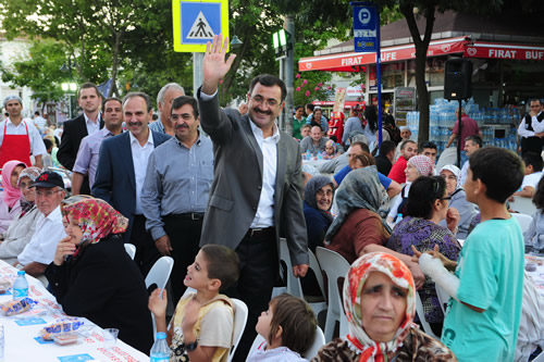 Zeynep Kamil iftar nemli isimlere evsahiplii yapt