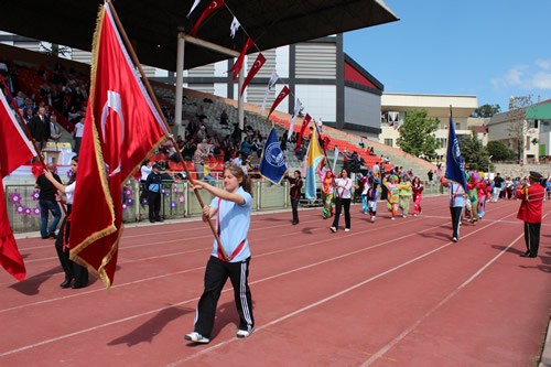 skdar'da 23 Nisan ocuk Olimpiyatlar'nn 5.'si gerekletirildi