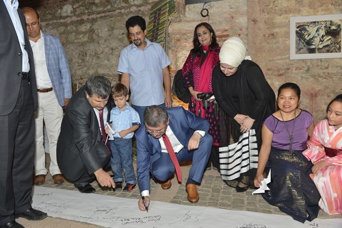 skdar Beylerbeyi Saray'nda dzenlenen ArtQuake stanbul 2014 skdar Bienali sergisi trenle ald