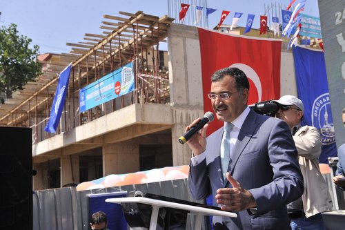 24 Derslikli Yavuztrk lkretim Okulu'nun Temeli Atld