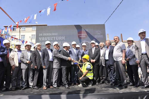 24 Derslikli Yavuztrk lkretim Okulu'nun Temeli Atld